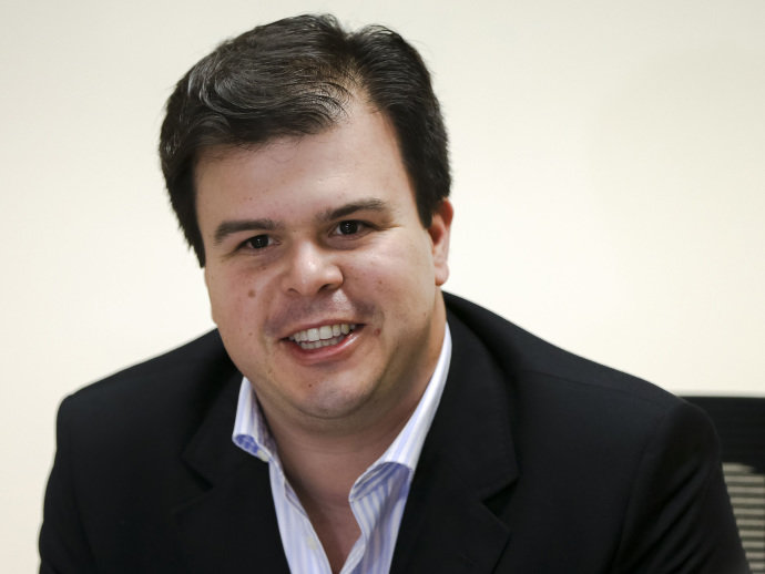Conta de luz não suporta mais repasses, diz ministro de Minas e Energia